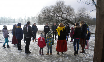 Meteņu diena Ēdolē ar dejošanu, rotaļām un kopīgu pankūku cepšanu